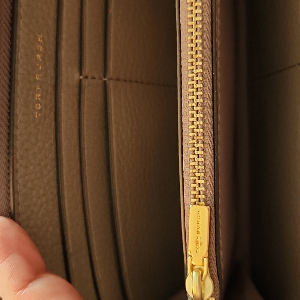 Tory Burch Wallet - Picture 4 of 9